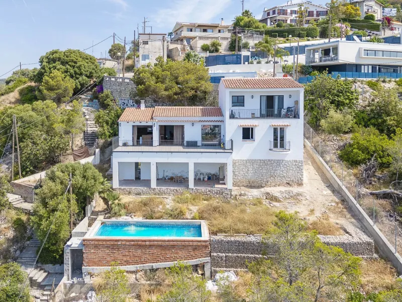 South-Facing Villa with Panoramic Sea Views in Levantina, Sitges