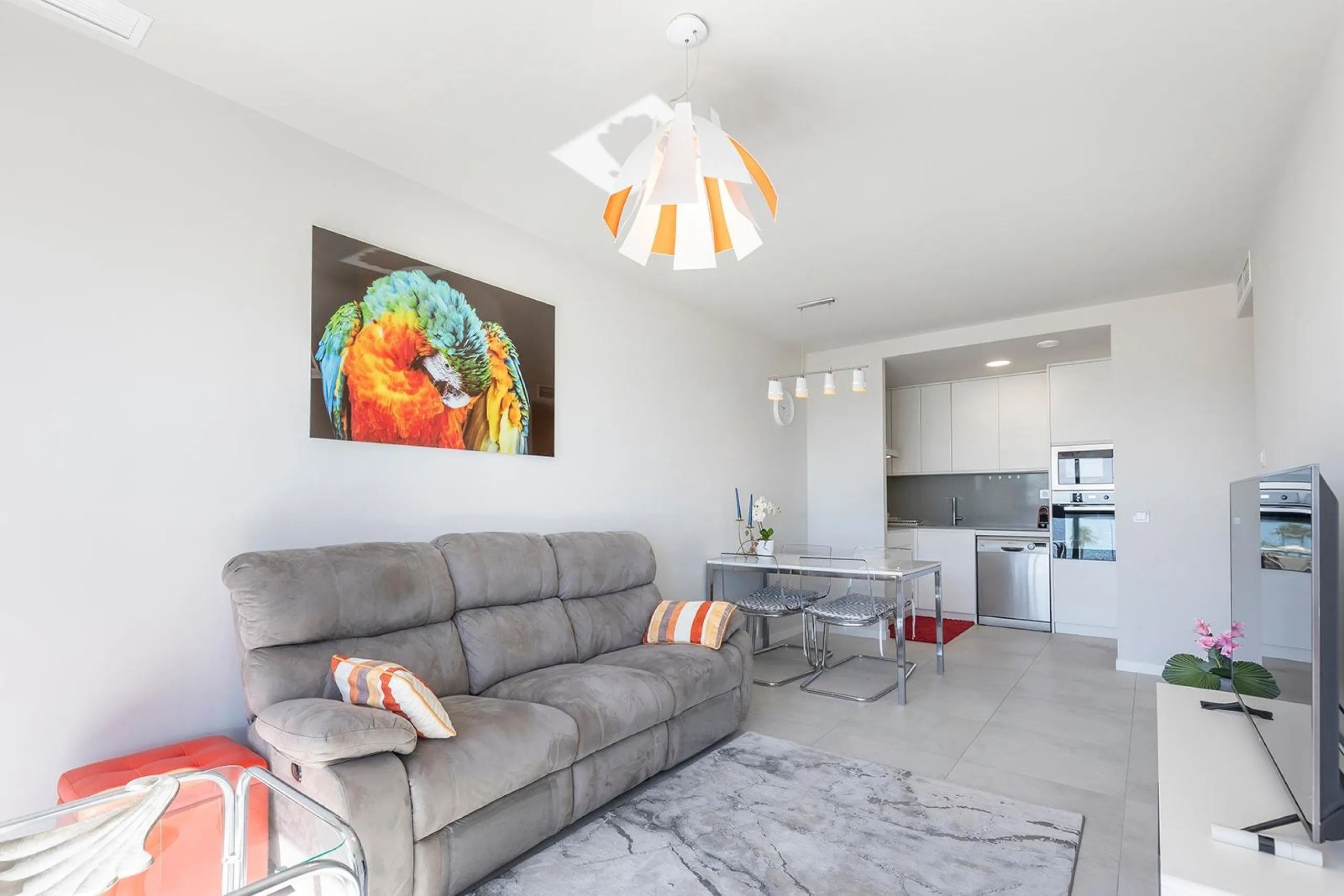 APARTAMENTO CON VISTAS AL MAR EN MIL PALMERAS. 2 DORM. 2 BAÑOS. GARAJE+TRASTERO. TERRAZA 20 M2.