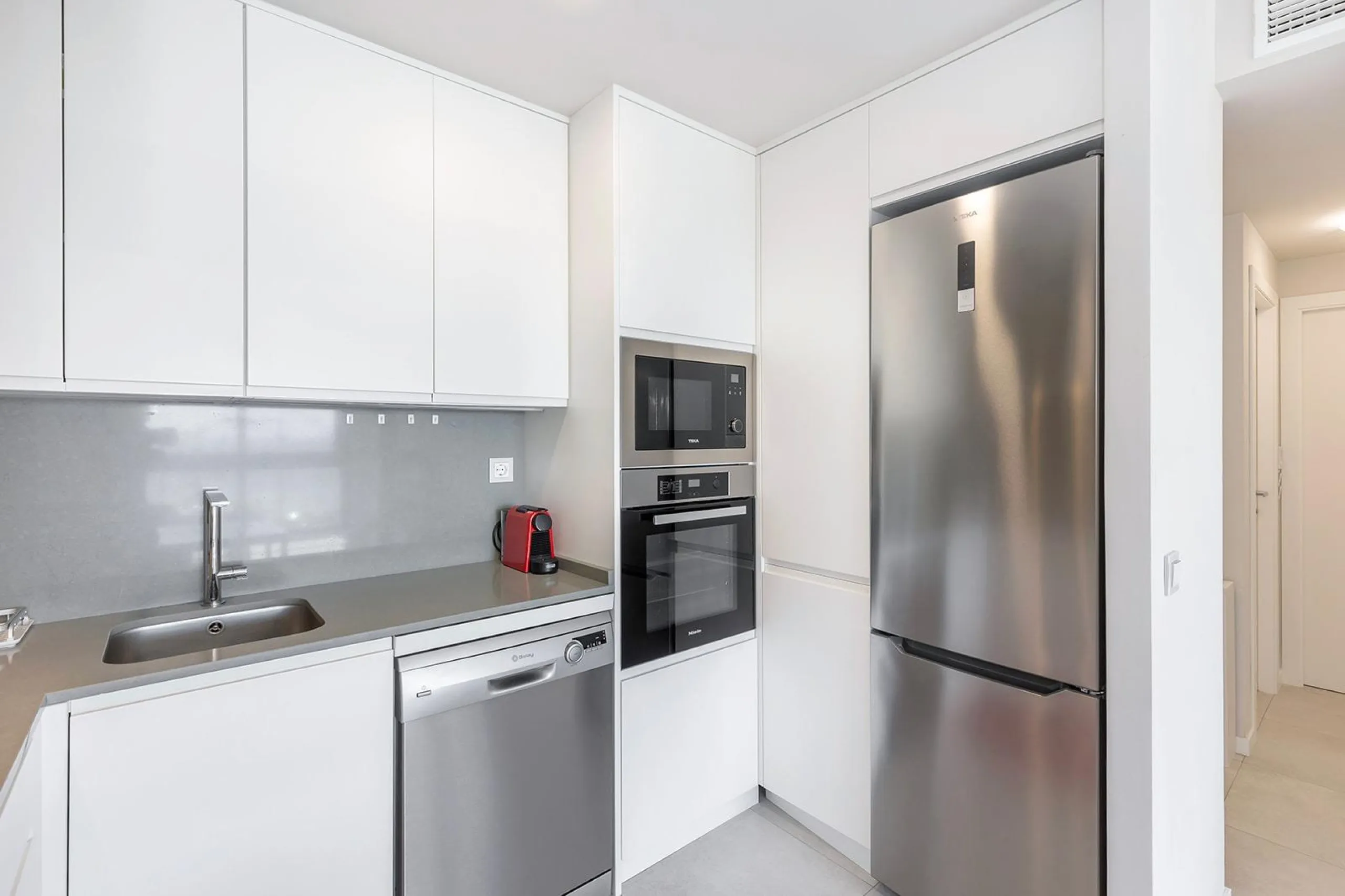 APARTAMENTO CON VISTAS AL MAR EN MIL PALMERAS. 2 DORM. 2 BAÑOS. GARAJE+TRASTERO. TERRAZA 20 M2.