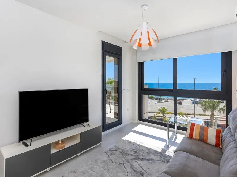 APARTAMENTO CON VISTAS AL MAR EN MIL PALMERAS. 2 DORM. 2 BAÑOS. GARAJE+TRASTERO. TERRAZA 20 M2.