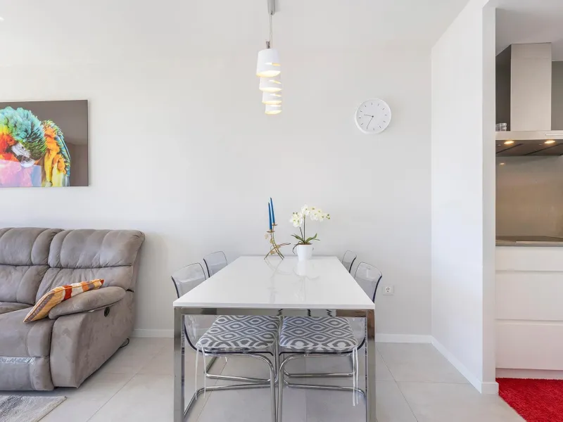 APARTAMENTO CON VISTAS AL MAR EN MIL PALMERAS. 2 DORM. 2 BAÑOS. GARAJE+TRASTERO. TERRAZA 20 M2.