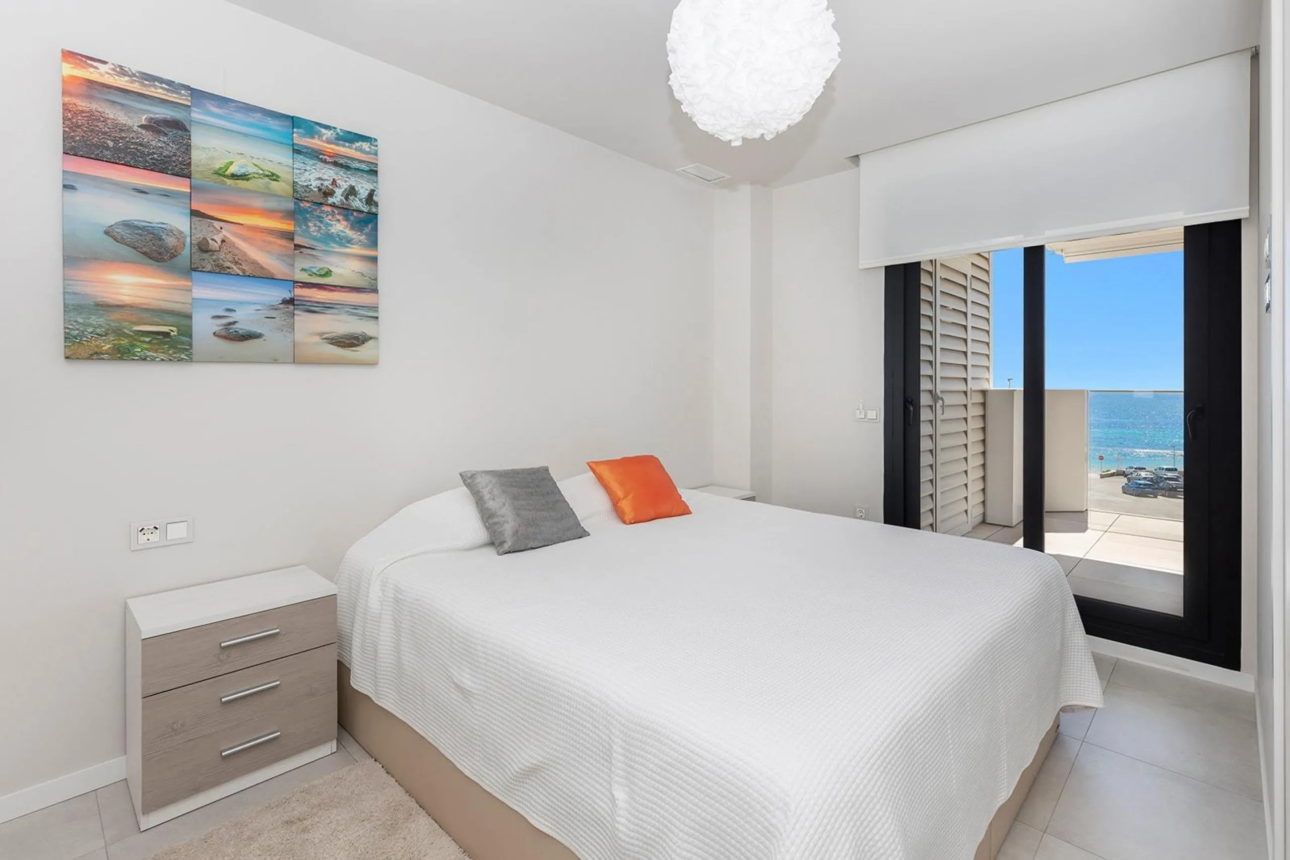 APARTAMENTO CON VISTAS AL MAR EN MIL PALMERAS. 2 DORM. 2 BAÑOS. GARAJE+TRASTERO. TERRAZA 20 M2.