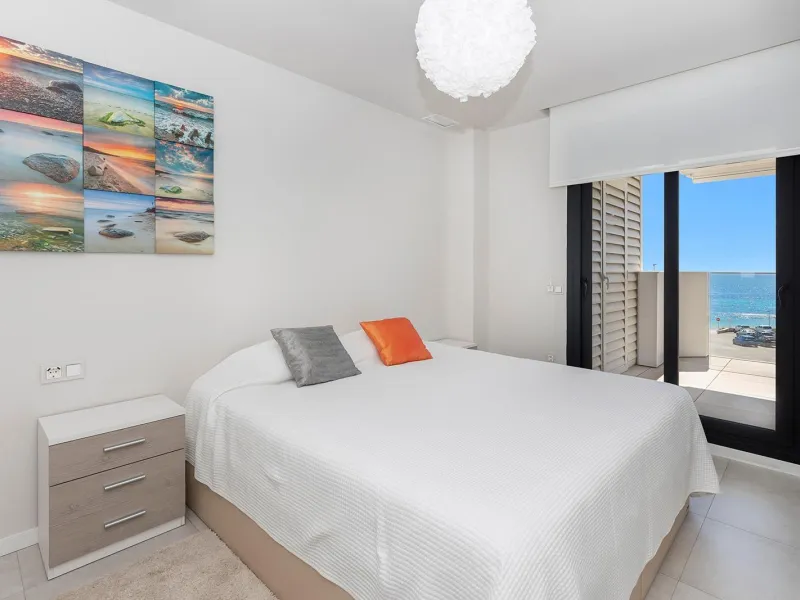 APARTAMENTO CON VISTAS AL MAR EN MIL PALMERAS. 2 DORM. 2 BAÑOS. GARAJE+TRASTERO. TERRAZA 20 M2.