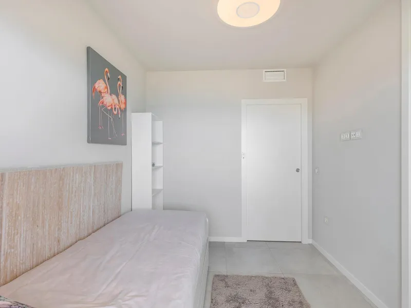 APARTAMENTO CON VISTAS AL MAR EN MIL PALMERAS. 2 DORM. 2 BAÑOS. GARAJE+TRASTERO. TERRAZA 20 M2.