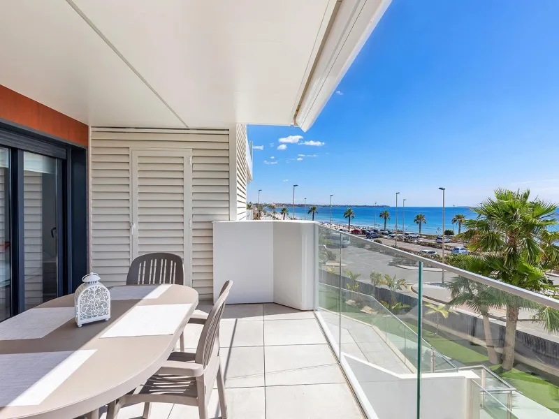 APARTAMENTO CON VISTAS AL MAR EN MIL PALMERAS. 2 DORM. 2 BAÑOS. GARAJE+TRASTERO. TERRAZA 20 M2.