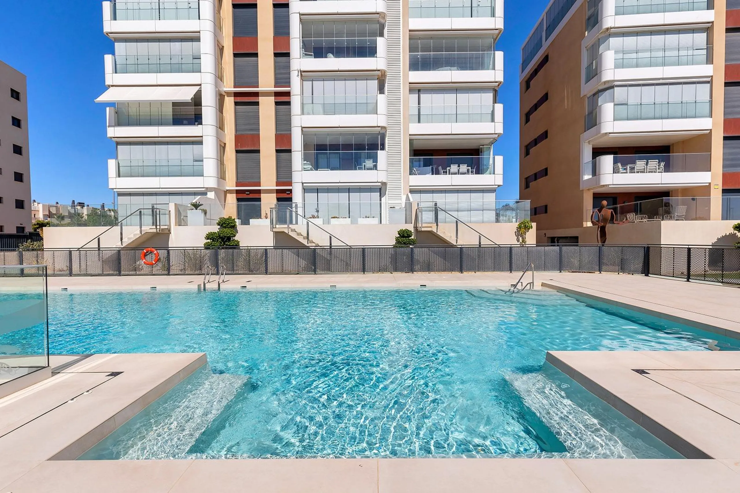 APARTAMENTO CON VISTAS AL MAR EN MIL PALMERAS. 2 DORM. 2 BAÑOS. GARAJE+TRASTERO. TERRAZA 20 M2.