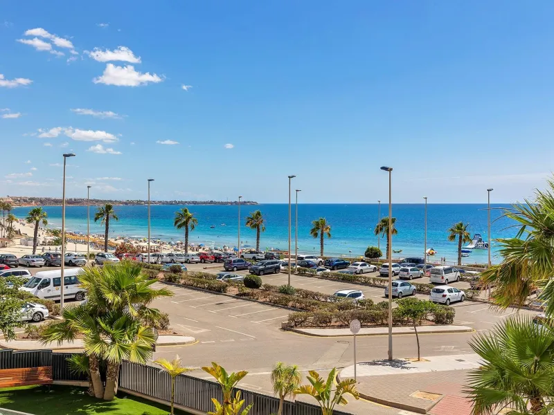 APARTAMENTO CON VISTAS AL MAR EN MIL PALMERAS. 2 DORM. 2 BAÑOS. GARAJE+TRASTERO. TERRAZA 20 M2.