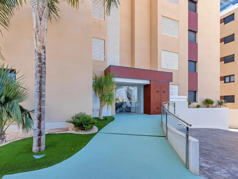APARTAMENTO CON VISTAS AL MAR EN MIL PALMERAS. 2 DORM. 2 BAÑOS. GARAJE+TRASTERO. TERRAZA 20 M2.