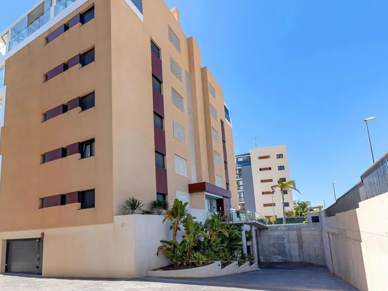 APARTAMENTO CON VISTAS AL MAR EN MIL PALMERAS. 2 DORM. 2 BAÑOS. GARAJE+TRASTERO. TERRAZA 20 M2.