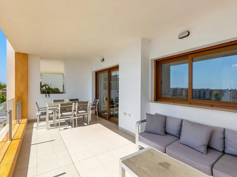 ESPECTACULAR APARTAMENTO CON LICENCIA TURISTICA. 3 DORM. 2 BAÑOS. GARAJE. PISCINA.