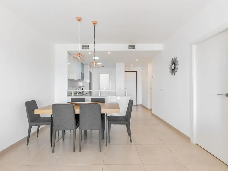 ESPECTACULAR APARTAMENTO CON LICENCIA TURISTICA. 3 DORM. 2 BAÑOS. GARAJE. PISCINA.