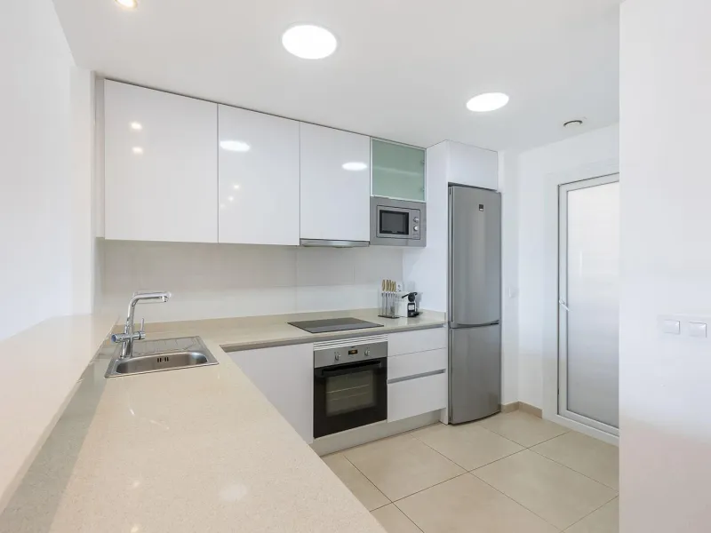 ESPECTACULAR APARTAMENTO CON LICENCIA TURISTICA. 3 DORM. 2 BAÑOS. GARAJE. PISCINA.