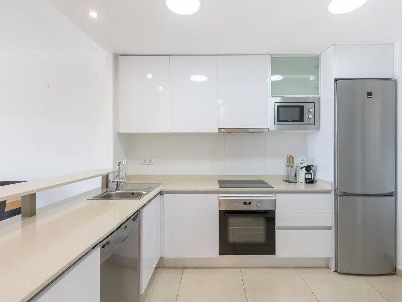 ESPECTACULAR APARTAMENTO CON LICENCIA TURISTICA. 3 DORM. 2 BAÑOS. GARAJE. PISCINA.