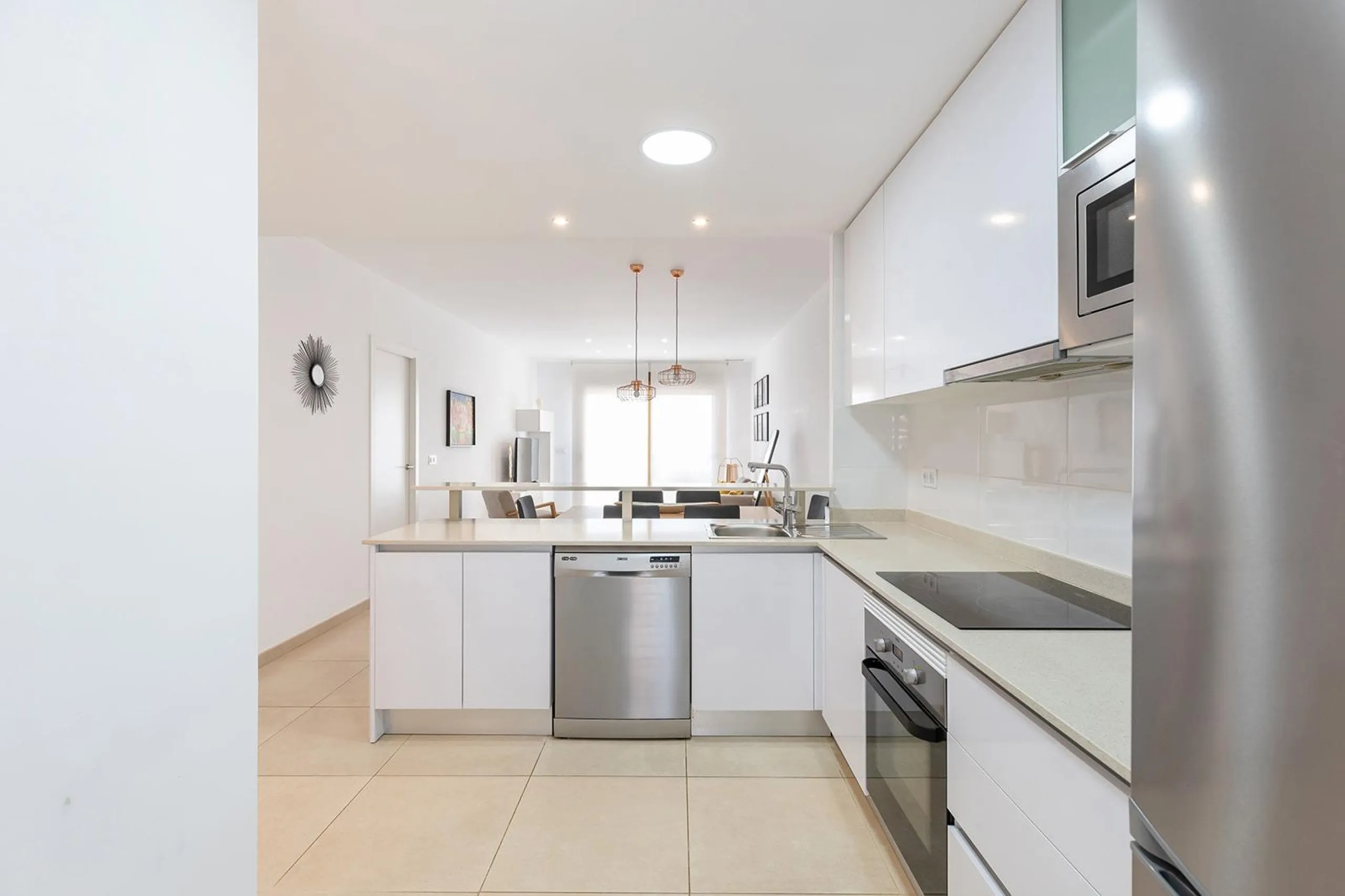 ESPECTACULAR APARTAMENTO CON LICENCIA TURISTICA. 3 DORM. 2 BAÑOS. GARAJE. PISCINA.