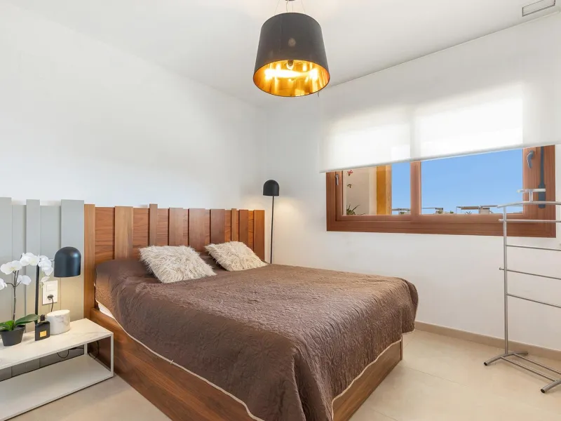 ESPECTACULAR APARTAMENTO CON LICENCIA TURISTICA. 3 DORM. 2 BAÑOS. GARAJE. PISCINA.