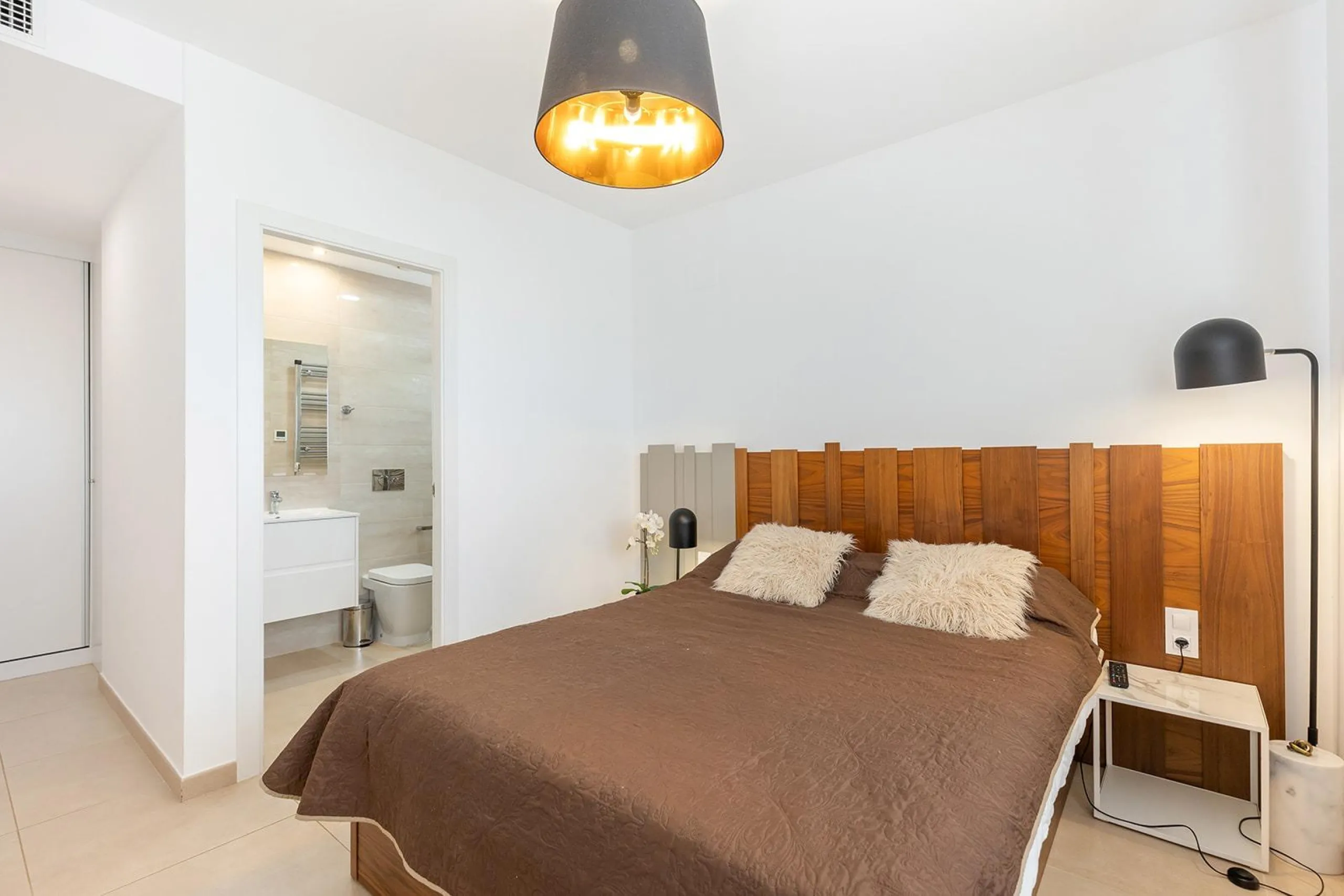 ESPECTACULAR APARTAMENTO CON LICENCIA TURISTICA. 3 DORM. 2 BAÑOS. GARAJE. PISCINA.