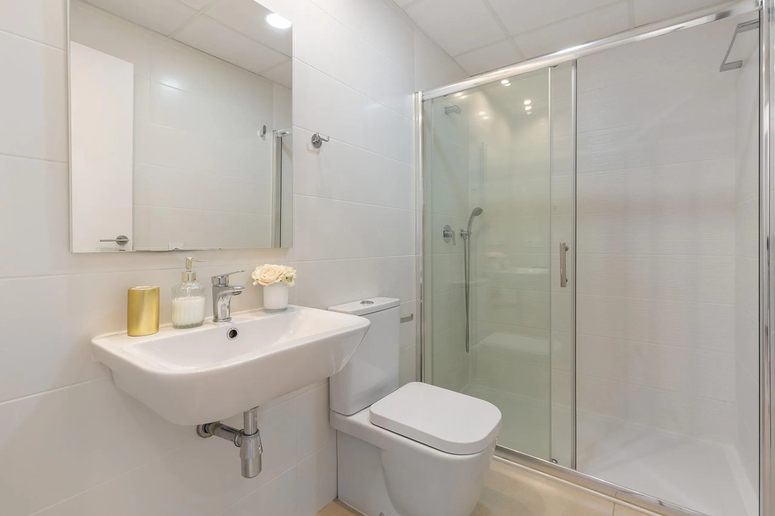 ESPECTACULAR APARTAMENTO CON LICENCIA TURISTICA. 3 DORM. 2 BAÑOS. GARAJE. PISCINA.