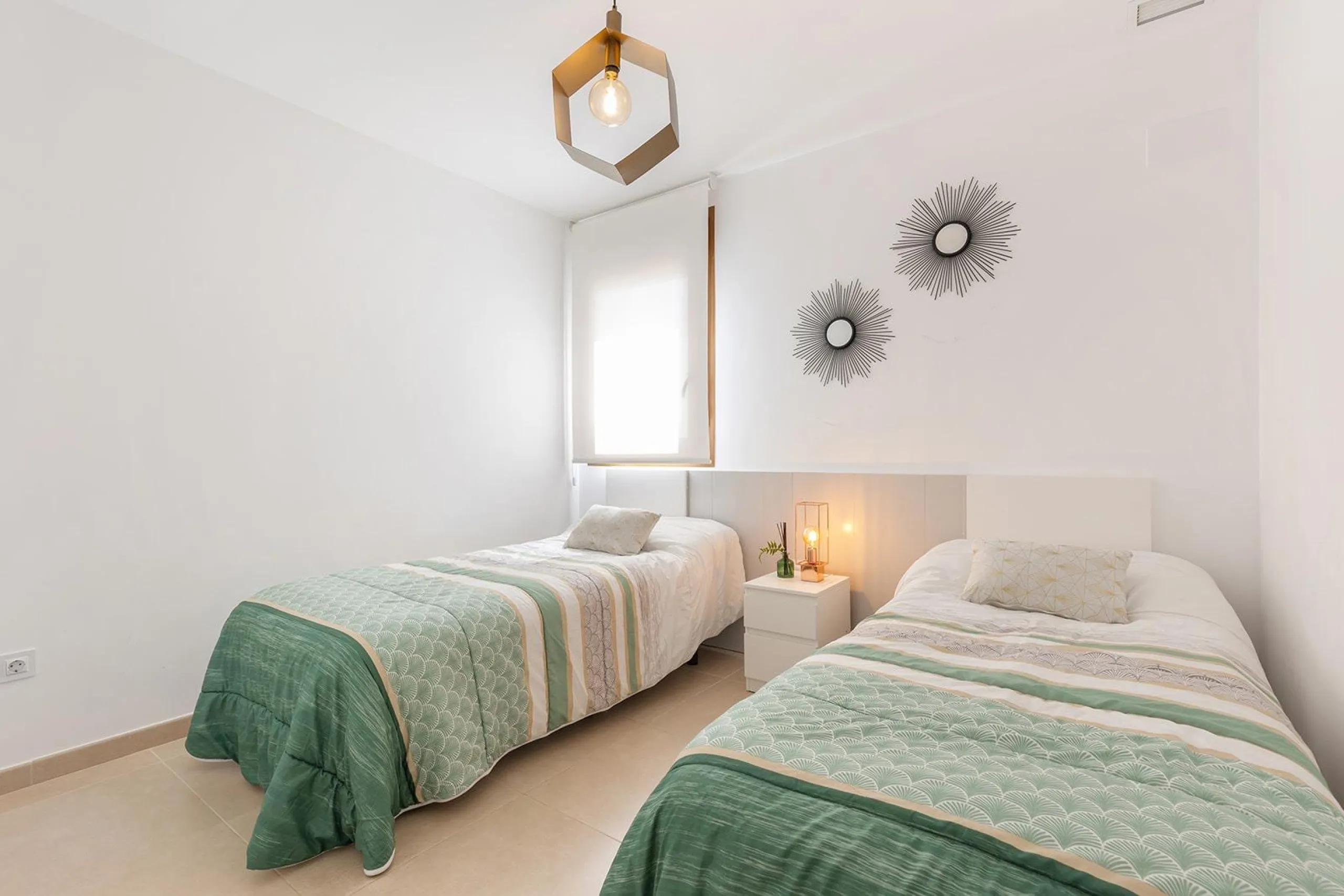 ESPECTACULAR APARTAMENTO CON LICENCIA TURISTICA. 3 DORM. 2 BAÑOS. GARAJE. PISCINA.
