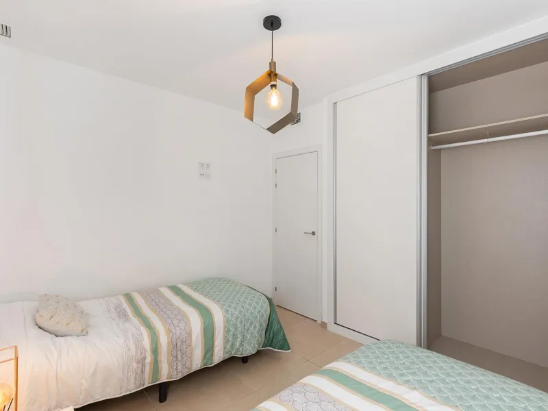 ESPECTACULAR APARTAMENTO CON LICENCIA TURISTICA. 3 DORM. 2 BAÑOS. GARAJE. PISCINA.