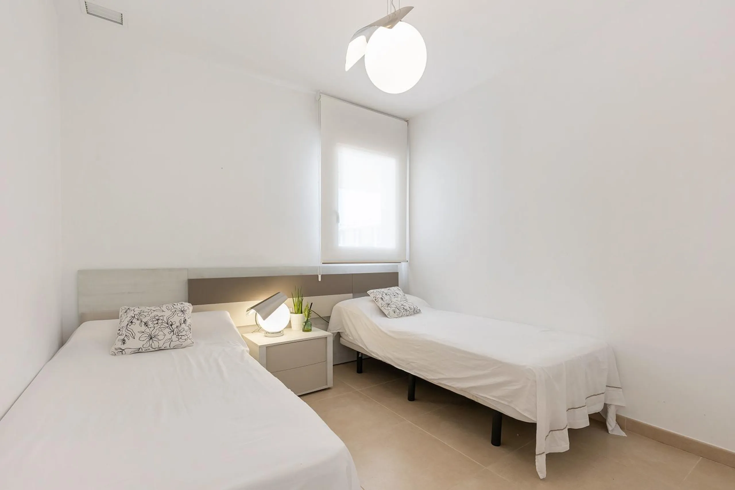 ESPECTACULAR APARTAMENTO CON LICENCIA TURISTICA. 3 DORM. 2 BAÑOS. GARAJE. PISCINA.