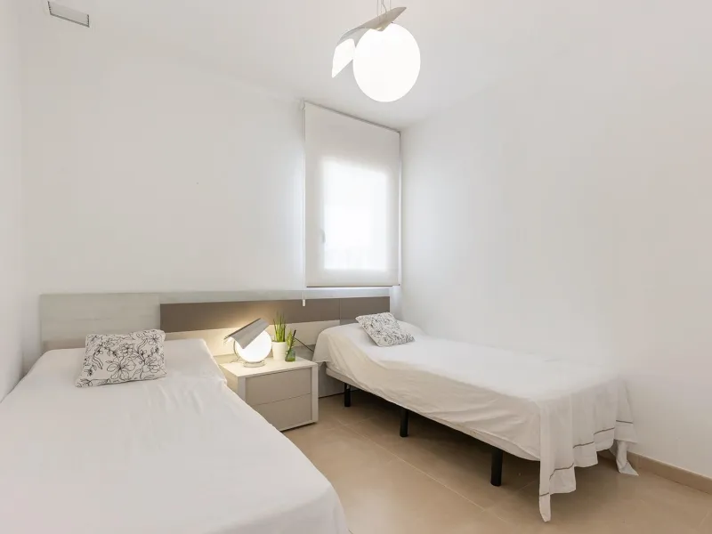 ESPECTACULAR APARTAMENTO CON LICENCIA TURISTICA. 3 DORM. 2 BAÑOS. GARAJE. PISCINA.