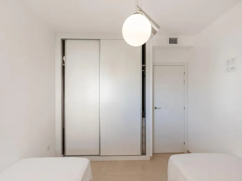 ESPECTACULAR APARTAMENTO CON LICENCIA TURISTICA. 3 DORM. 2 BAÑOS. GARAJE. PISCINA.