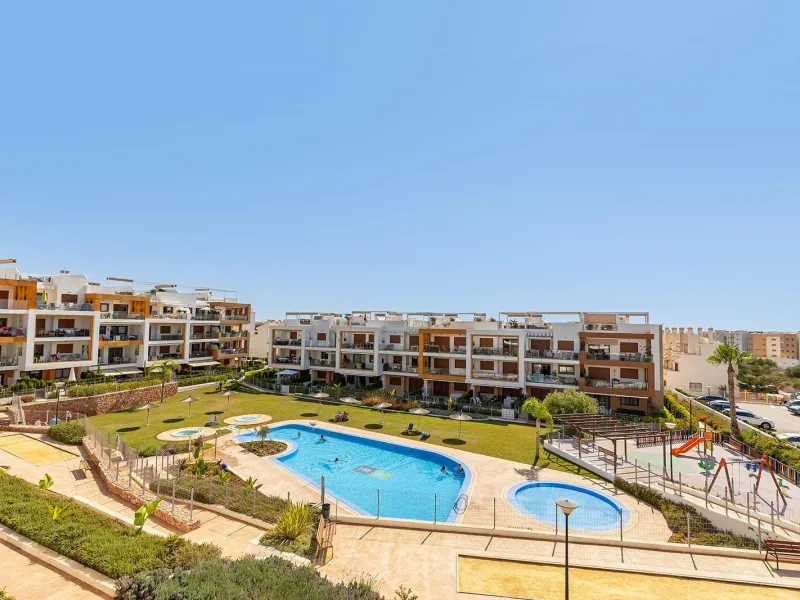 ESPECTACULAR APARTAMENTO CON LICENCIA TURISTICA. 3 DORM. 2 BAÑOS. GARAJE. PISCINA.