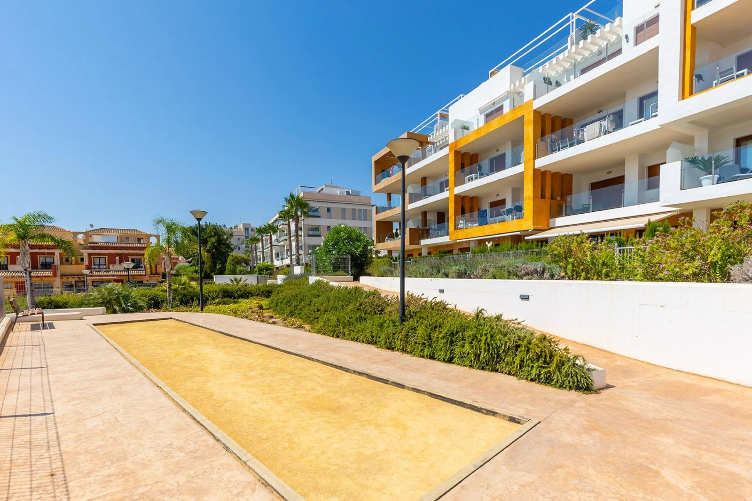 ESPECTACULAR APARTAMENTO CON LICENCIA TURISTICA. 3 DORM. 2 BAÑOS. GARAJE. PISCINA.