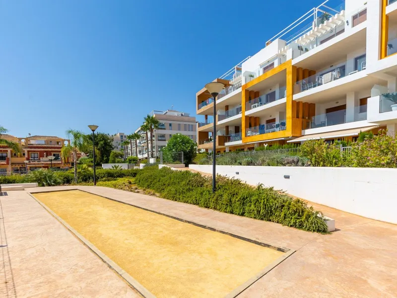 ESPECTACULAR APARTAMENTO CON LICENCIA TURISTICA. 3 DORM. 2 BAÑOS. GARAJE. PISCINA.