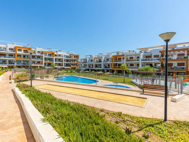 ESPECTACULAR APARTAMENTO CON LICENCIA TURISTICA. 3 DORM. 2 BAÑOS. GARAJE. PISCINA.