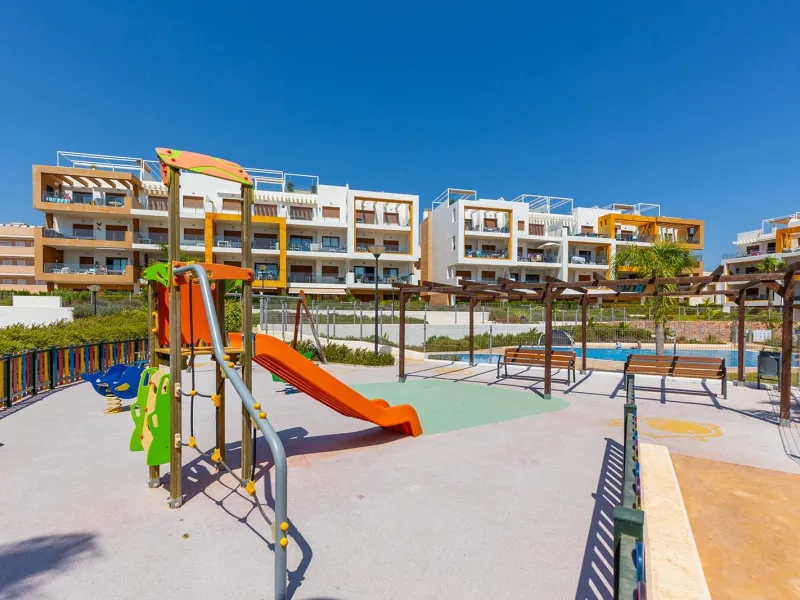 ESPECTACULAR APARTAMENTO CON LICENCIA TURISTICA. 3 DORM. 2 BAÑOS. GARAJE. PISCINA.