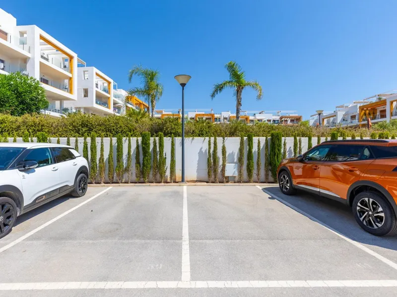 ESPECTACULAR APARTAMENTO CON LICENCIA TURISTICA. 3 DORM. 2 BAÑOS. GARAJE. PISCINA.