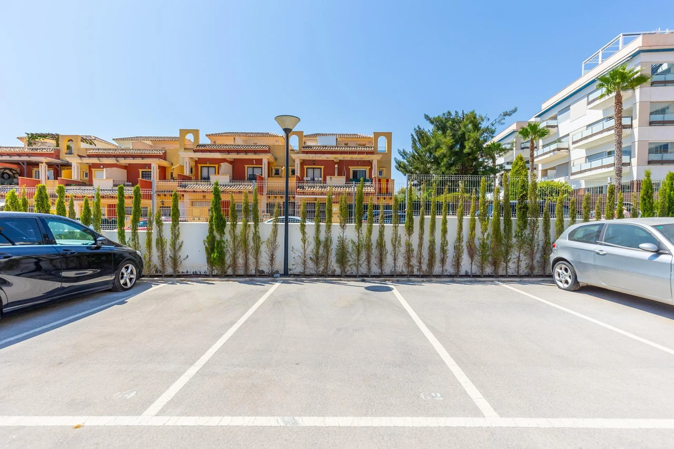 ESPECTACULAR APARTAMENTO CON LICENCIA TURISTICA. 3 DORM. 2 BAÑOS. GARAJE. PISCINA.