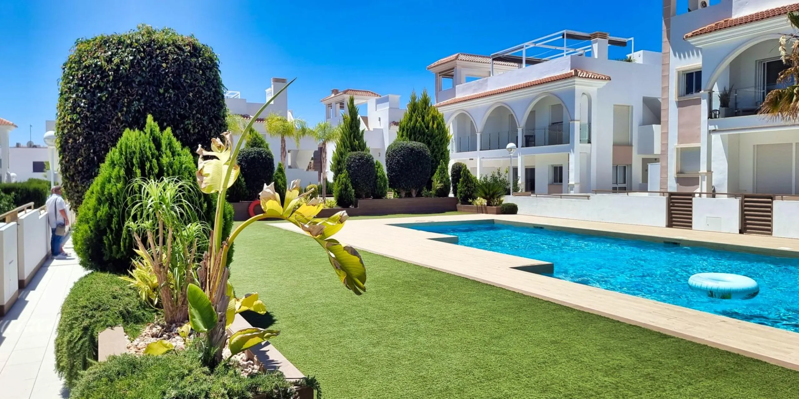 BUNGALOW PLANTA ALTA EN QUESADA. 2 DORM. 2 BAÑOS. CON SOLARIUM 73 M2.
