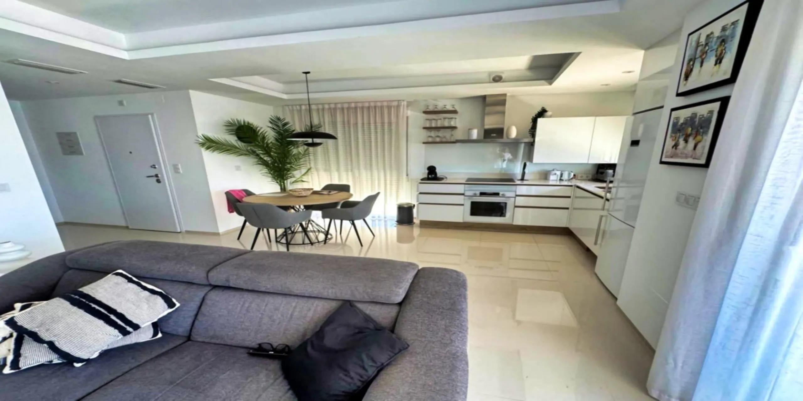 BUNGALOW PLANTA ALTA EN QUESADA. 2 DORM. 2 BAÑOS. CON SOLARIUM 73 M2.