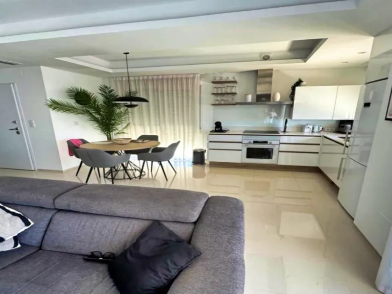 BUNGALOW PLANTA ALTA EN QUESADA. 2 DORM. 2 BAÑOS. CON SOLARIUM 73 M2.