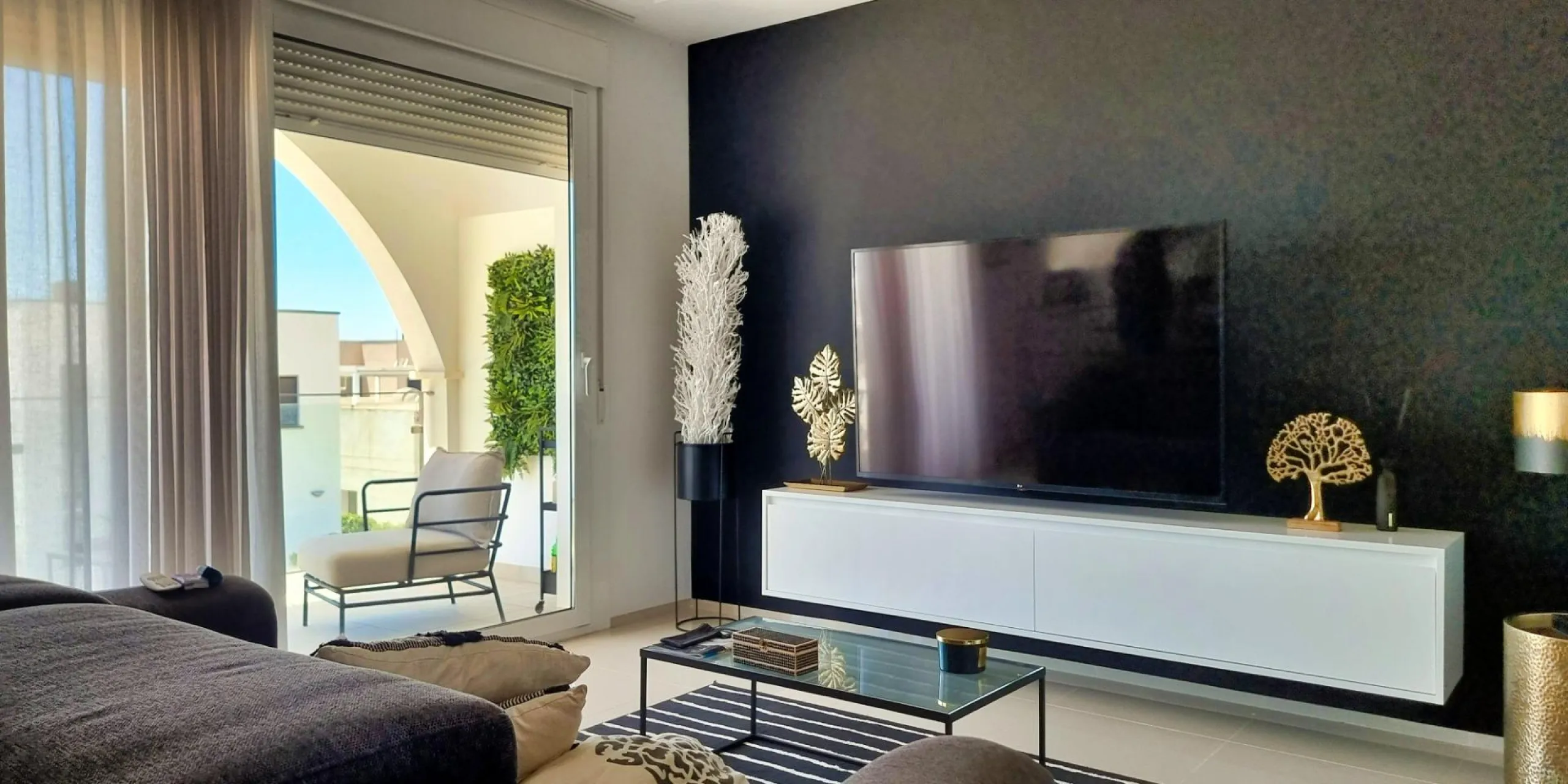 BUNGALOW PLANTA ALTA EN QUESADA. 2 DORM. 2 BAÑOS. CON SOLARIUM 73 M2.