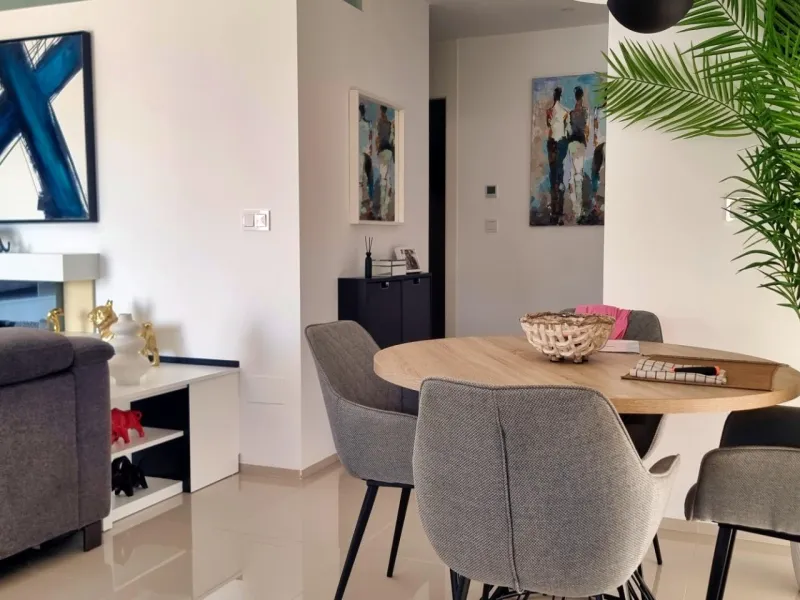 BUNGALOW PLANTA ALTA EN QUESADA. 2 DORM. 2 BAÑOS. CON SOLARIUM 73 M2.