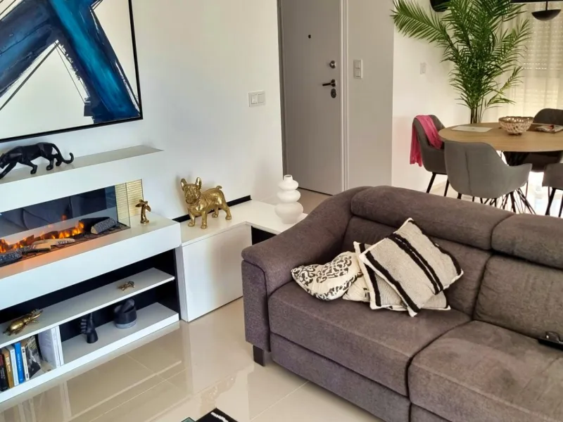 BUNGALOW PLANTA ALTA EN QUESADA. 2 DORM. 2 BAÑOS. CON SOLARIUM 73 M2.