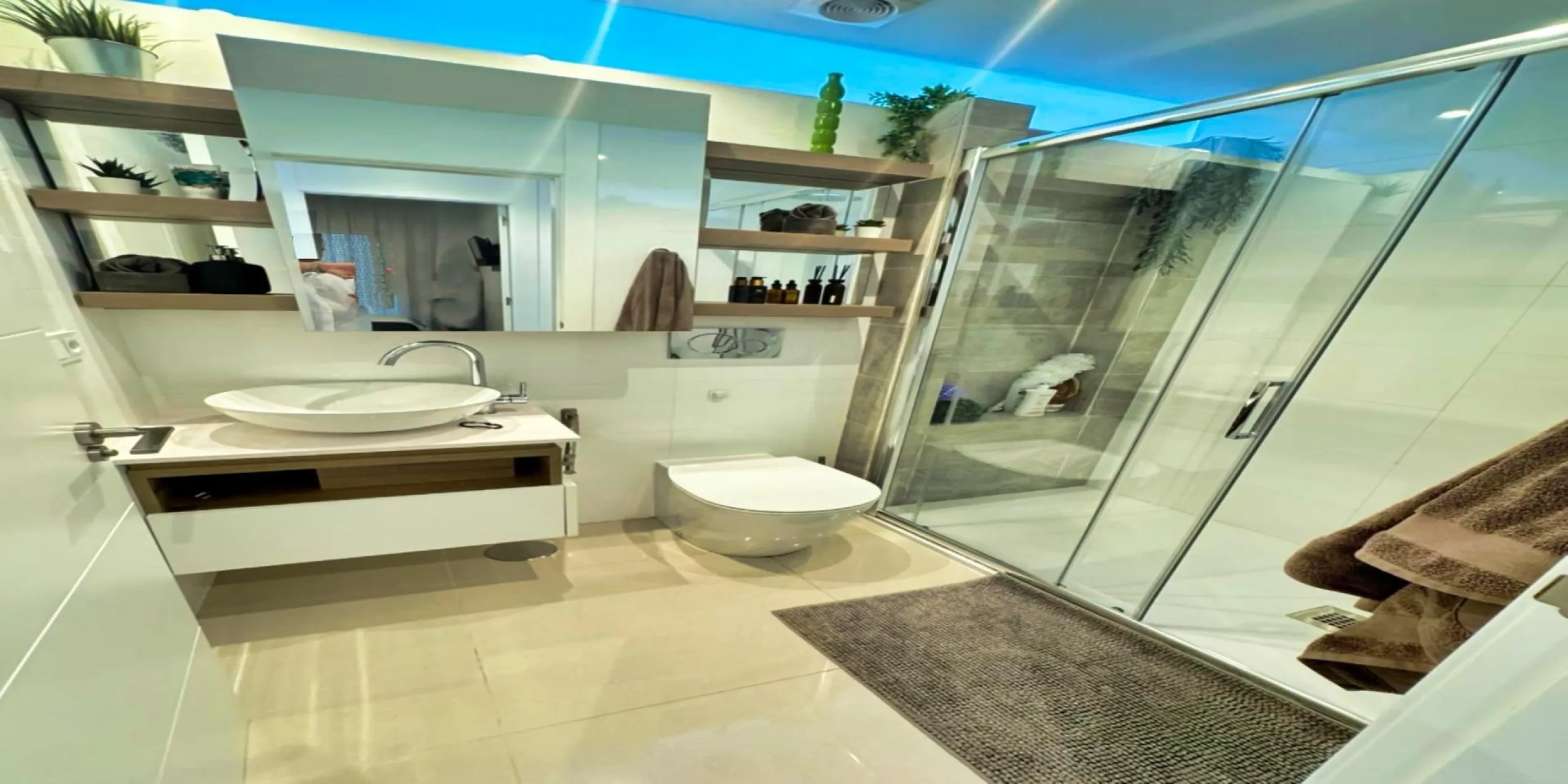 BUNGALOW PLANTA ALTA EN QUESADA. 2 DORM. 2 BAÑOS. CON SOLARIUM 73 M2.
