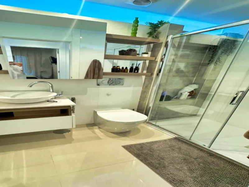 BUNGALOW PLANTA ALTA EN QUESADA. 2 DORM. 2 BAÑOS. CON SOLARIUM 73 M2.