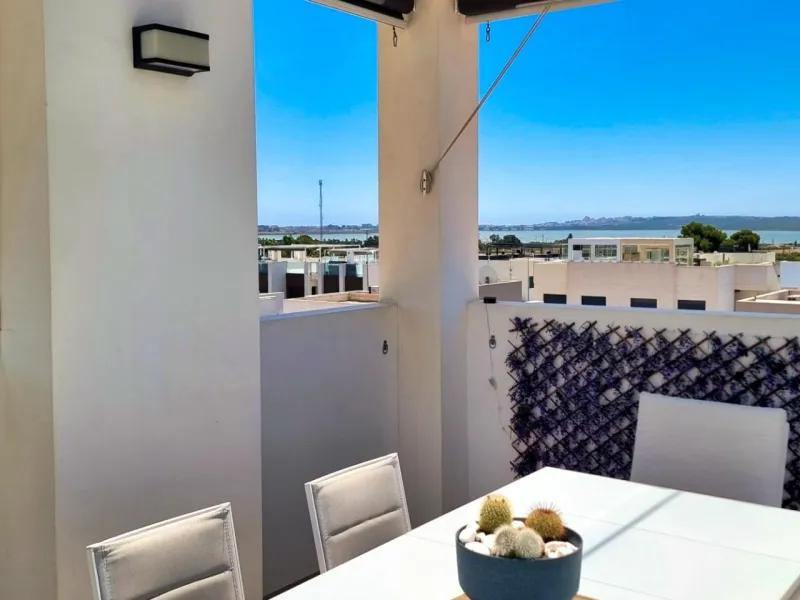 BUNGALOW PLANTA ALTA EN QUESADA. 2 DORM. 2 BAÑOS. CON SOLARIUM 73 M2.