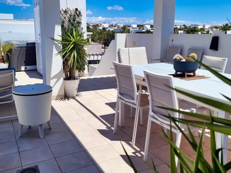 BUNGALOW PLANTA ALTA EN QUESADA. 2 DORM. 2 BAÑOS. CON SOLARIUM 73 M2.