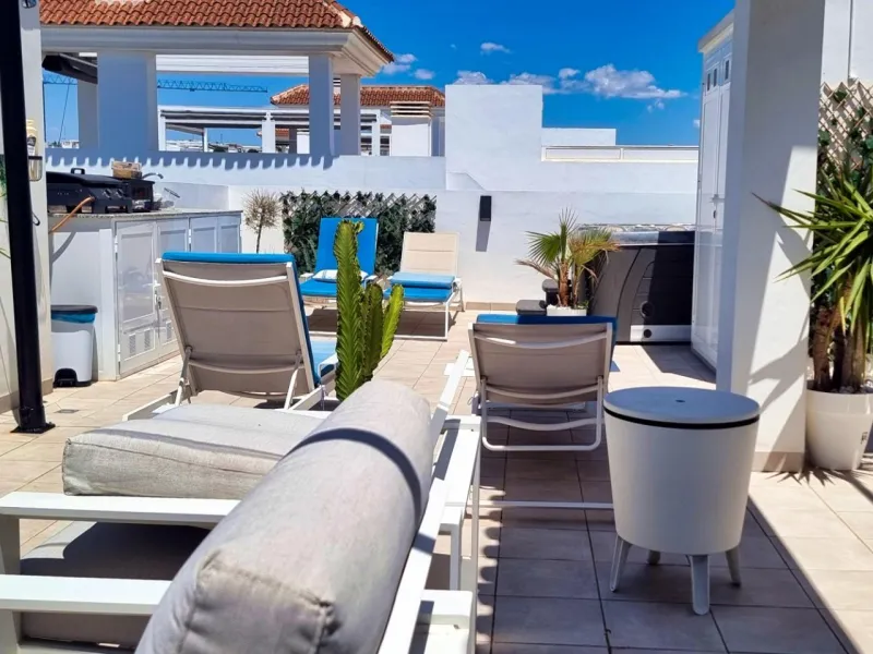 BUNGALOW PLANTA ALTA EN QUESADA. 2 DORM. 2 BAÑOS. CON SOLARIUM 73 M2.
