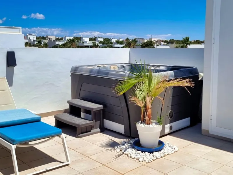 BUNGALOW PLANTA ALTA EN QUESADA. 2 DORM. 2 BAÑOS. CON SOLARIUM 73 M2.