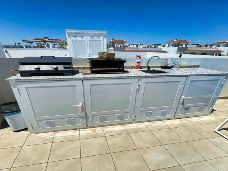BUNGALOW PLANTA ALTA EN QUESADA. 2 DORM. 2 BAÑOS. CON SOLARIUM 73 M2.