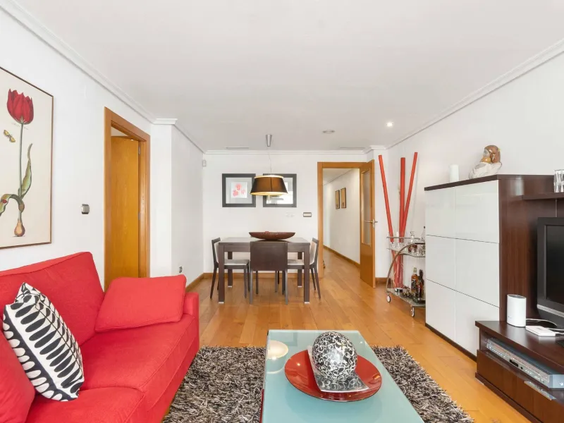 ATICO EN EL CENTRO DE TORREVIEJA. 110M2. GARAJE+TRASTERO. 3 DORM. 3 BAÑOS.