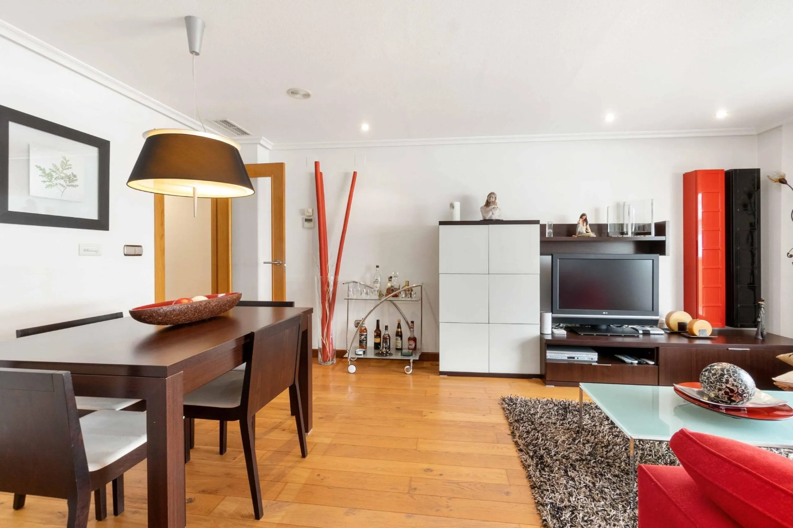 ATICO EN EL CENTRO DE TORREVIEJA. 110M2. GARAJE+TRASTERO. 3 DORM. 3 BAÑOS.