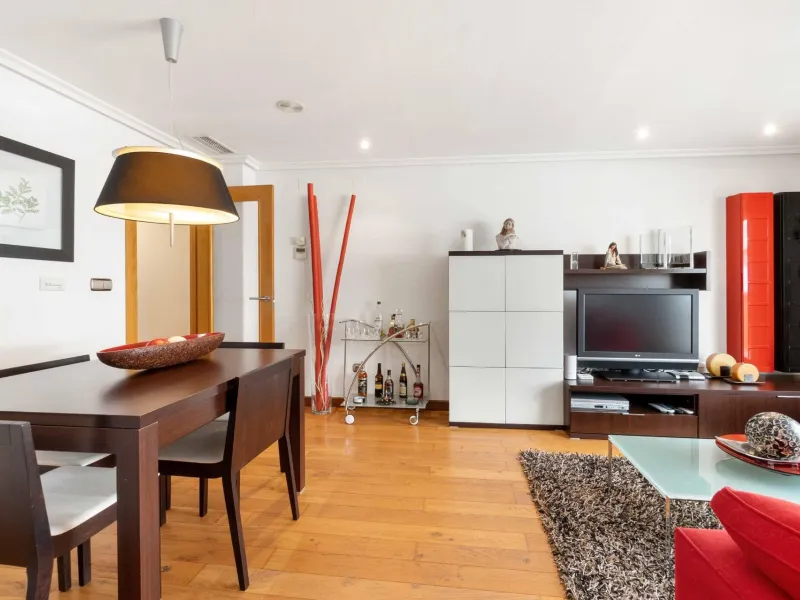 ATICO EN EL CENTRO DE TORREVIEJA. 110M2. GARAJE+TRASTERO. 3 DORM. 3 BAÑOS.