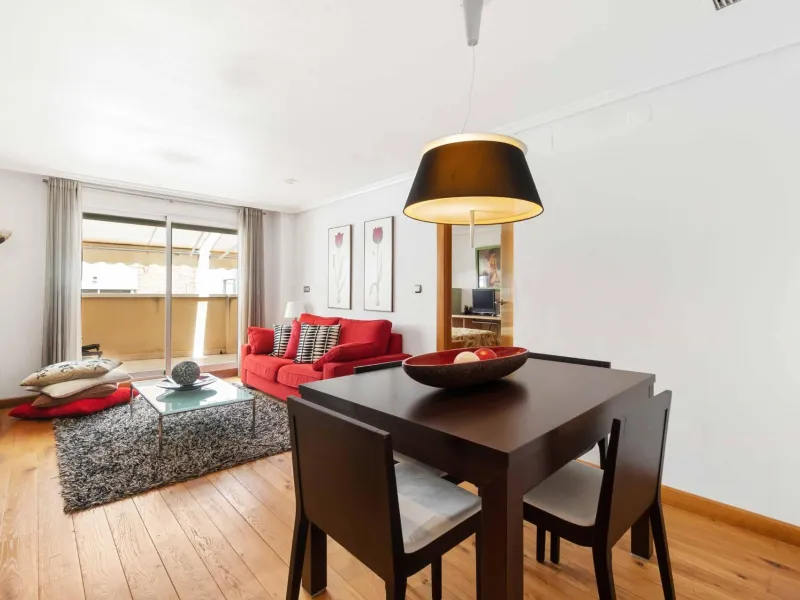 ATICO EN EL CENTRO DE TORREVIEJA. 110M2. GARAJE+TRASTERO. 3 DORM. 3 BAÑOS.